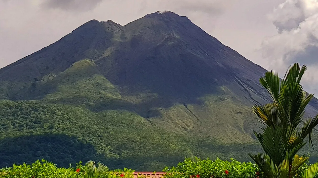 Thermal evenings · Arenal & La Fortuna